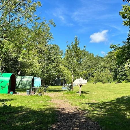 Отель Battle Pods And Bells Glamping Экстерьер фото