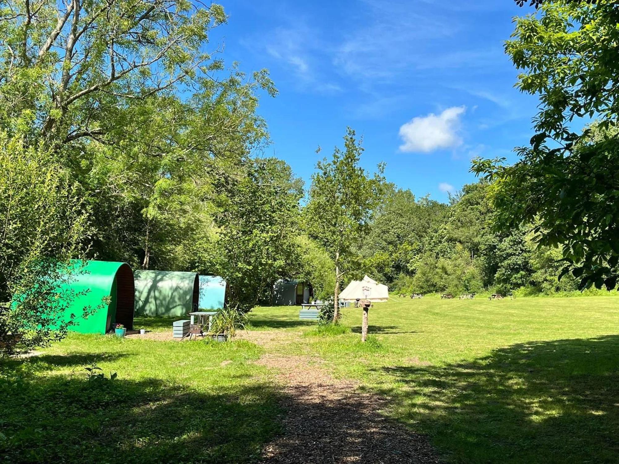 Отель Battle Pods And Bells Glamping Экстерьер фото
